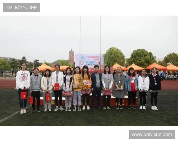 足球明星齐贺高考学子愿你们勇攀高峰实现梦想展现青春风采 足球明星齐贺高考学子愿你们勇攀高峰实现梦想展现青春风采