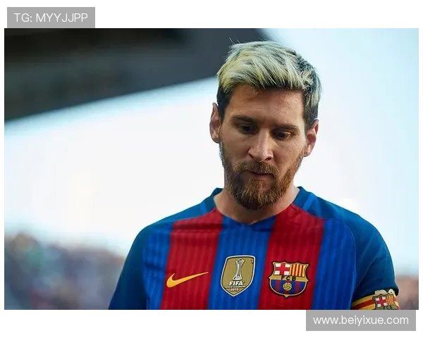 哪个足球明星因视力问题影响职业生涯表现引发关注与讨论