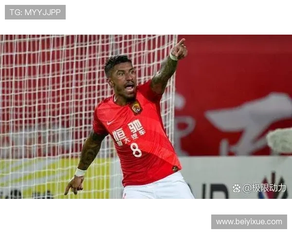 足球巨星告别赛场的感人时刻与背后的不舍与荣耀